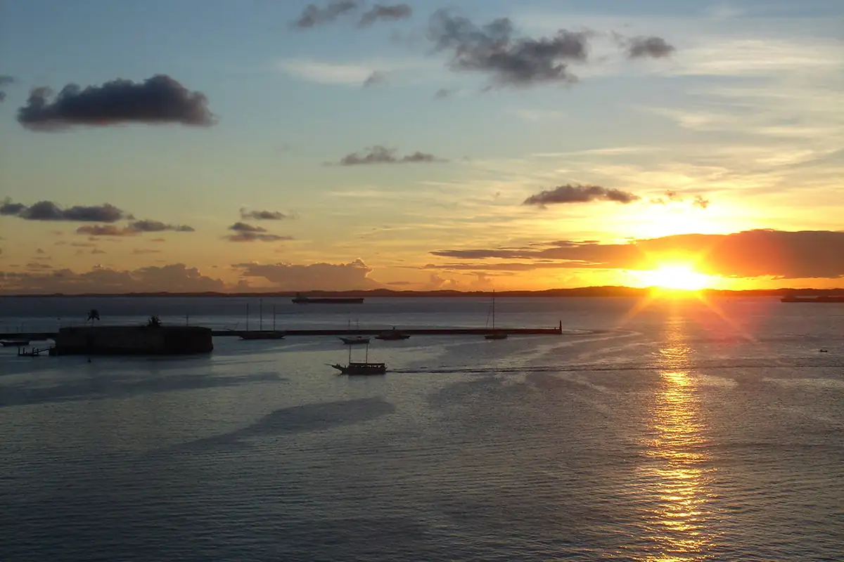 Baía de Todos os Santos ao entardecer